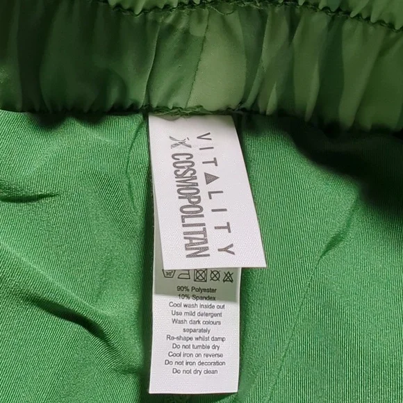 Vitality X Cosmopolitan Vista Shorts - Picture 4 of 7